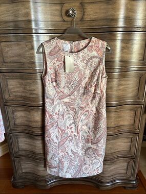 Madeline Sleeveless Paisley Midi Dress in Blush and Cream
